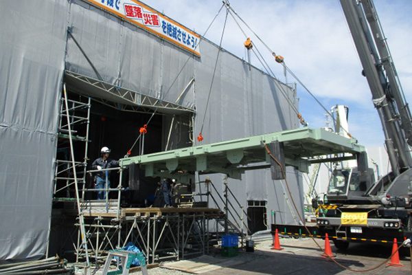 重量物運搬　建屋取り込み